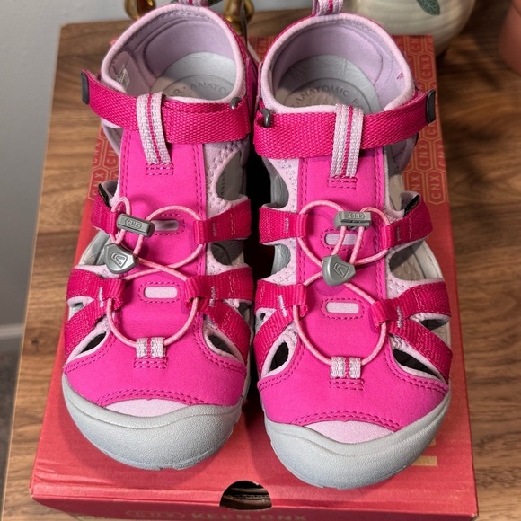 Keen Very Berry Youth Size 6 Seacamp II CNX Water Sandals Comfort Summer Outdoor - Picture 3 of 6